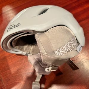Brand new lady’s ski helmet